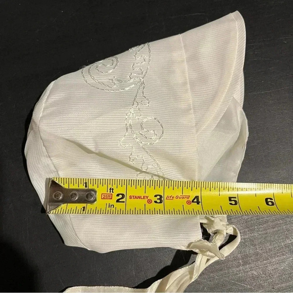 Vintage White Floral Embroidered Baby Bonnet Tie Up - Picture 6 of 6